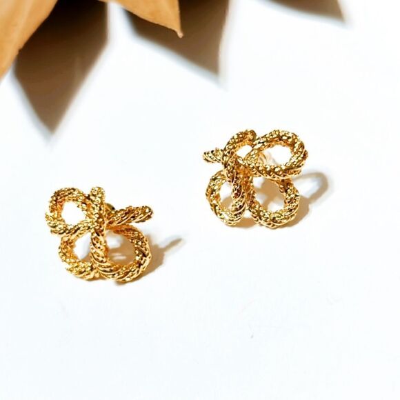 Flower twist stud earrings N116 - Picture 5 of 6